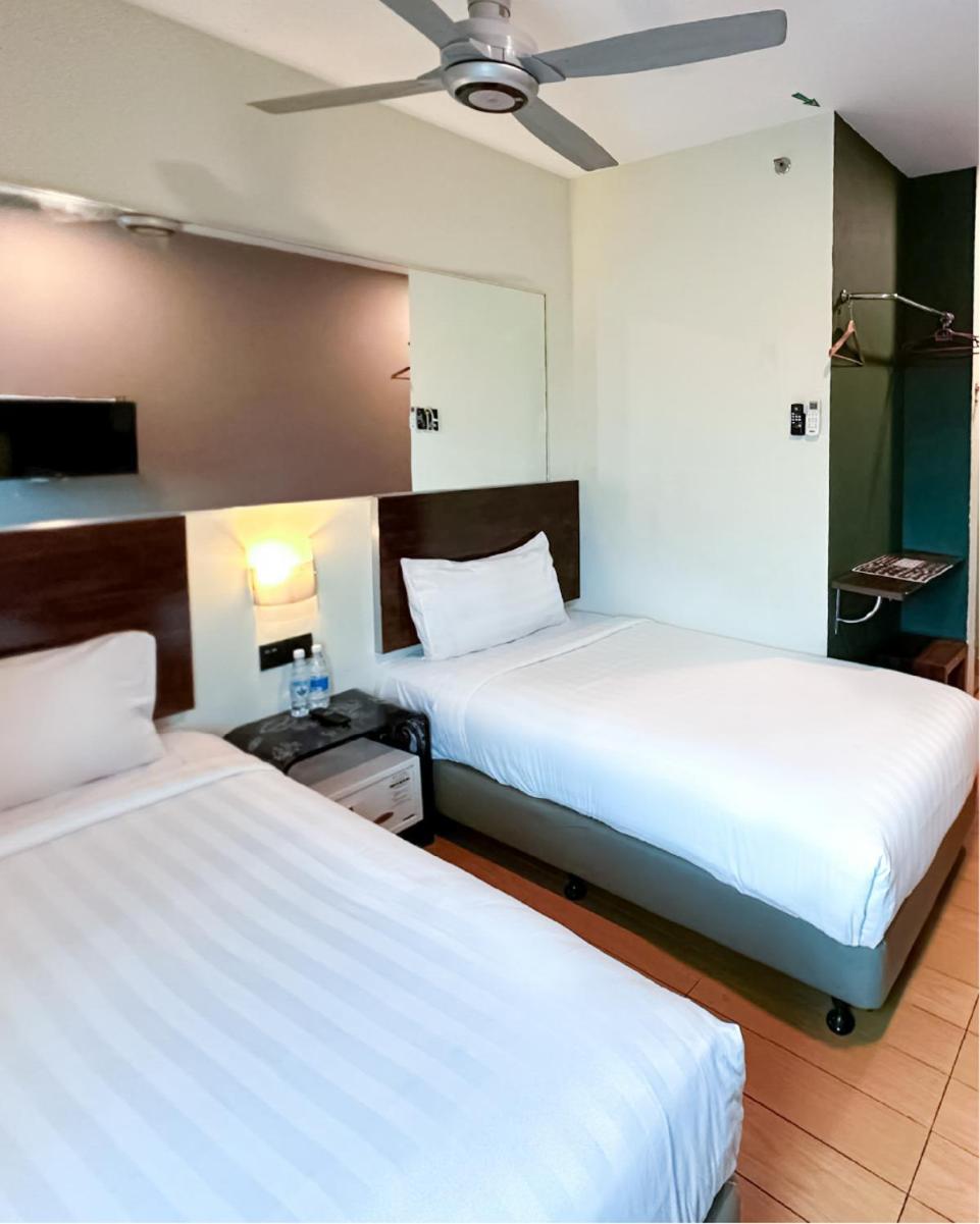 Tune Hotel - Kota Bharu City Centre Exterior photo